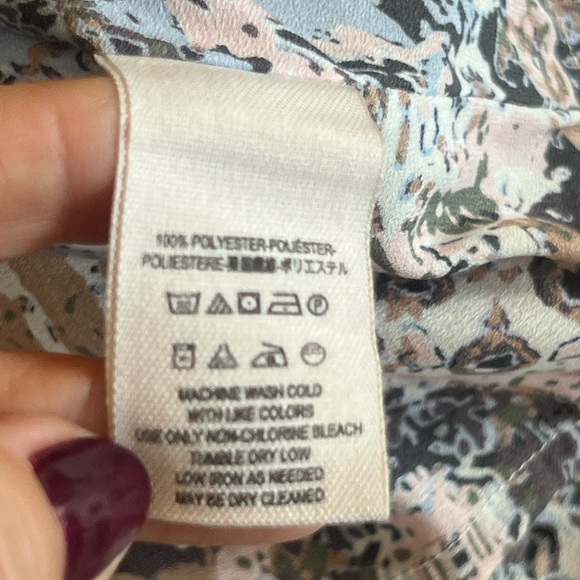 FREE PEOPLE GENEROUS SMALL SLEEVELESS BLOUSE; tank. Could easily fit medium. - Picture 13 of 14